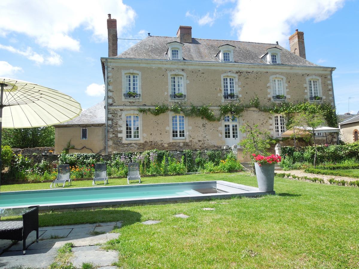 Le Presbytere Du Vigneau Menil Екстер'єр фото
